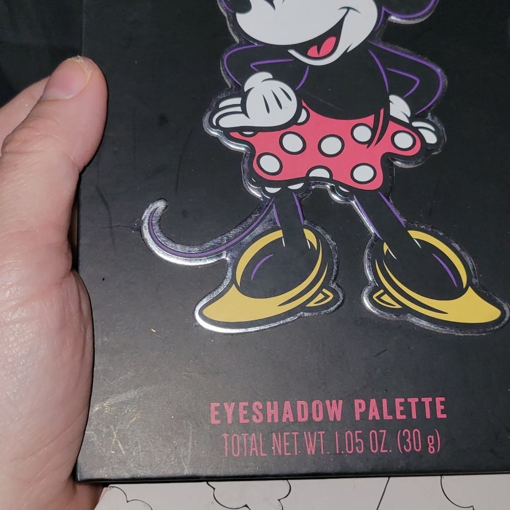 Selling 2 Disney Minnie mouse pallets